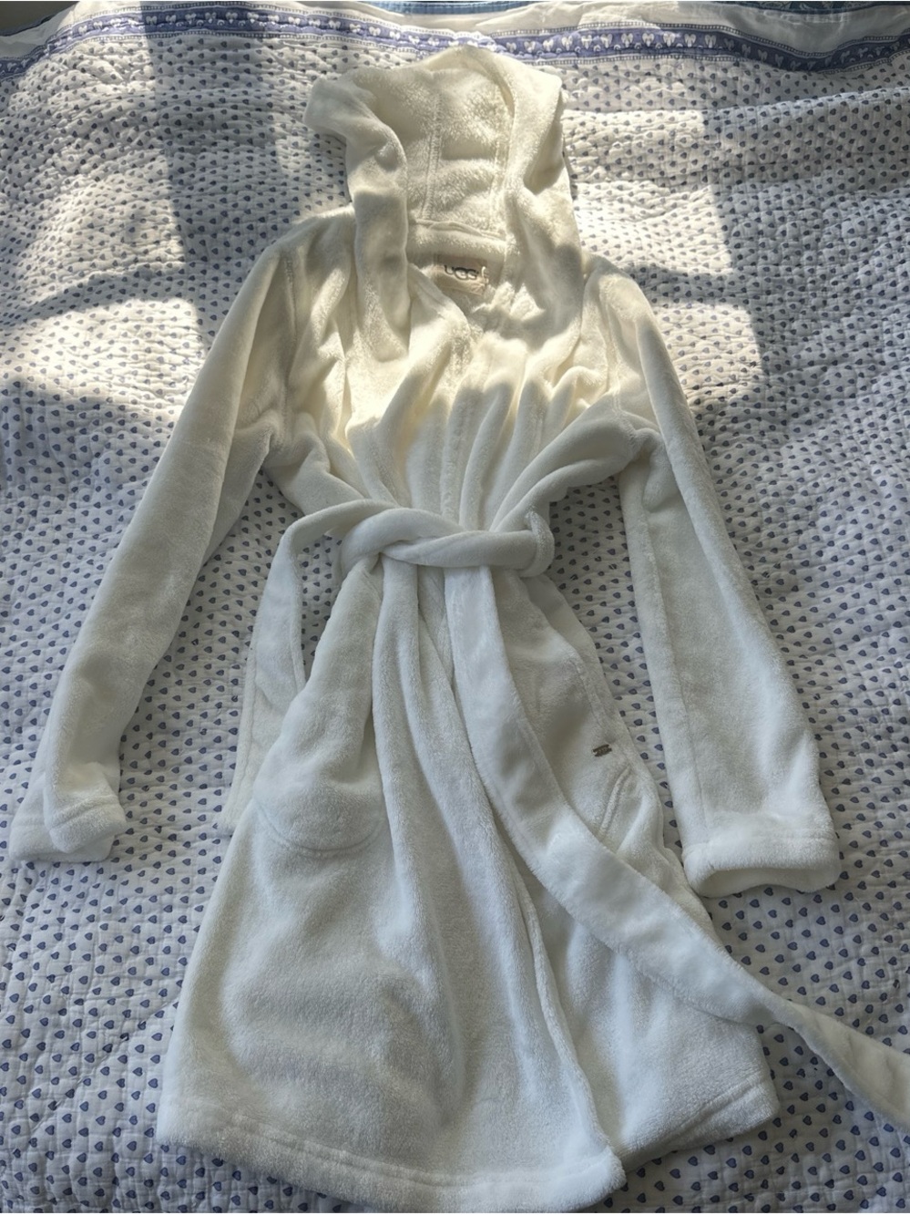 UGG White Plush Hooded Robe with Logo Tag
